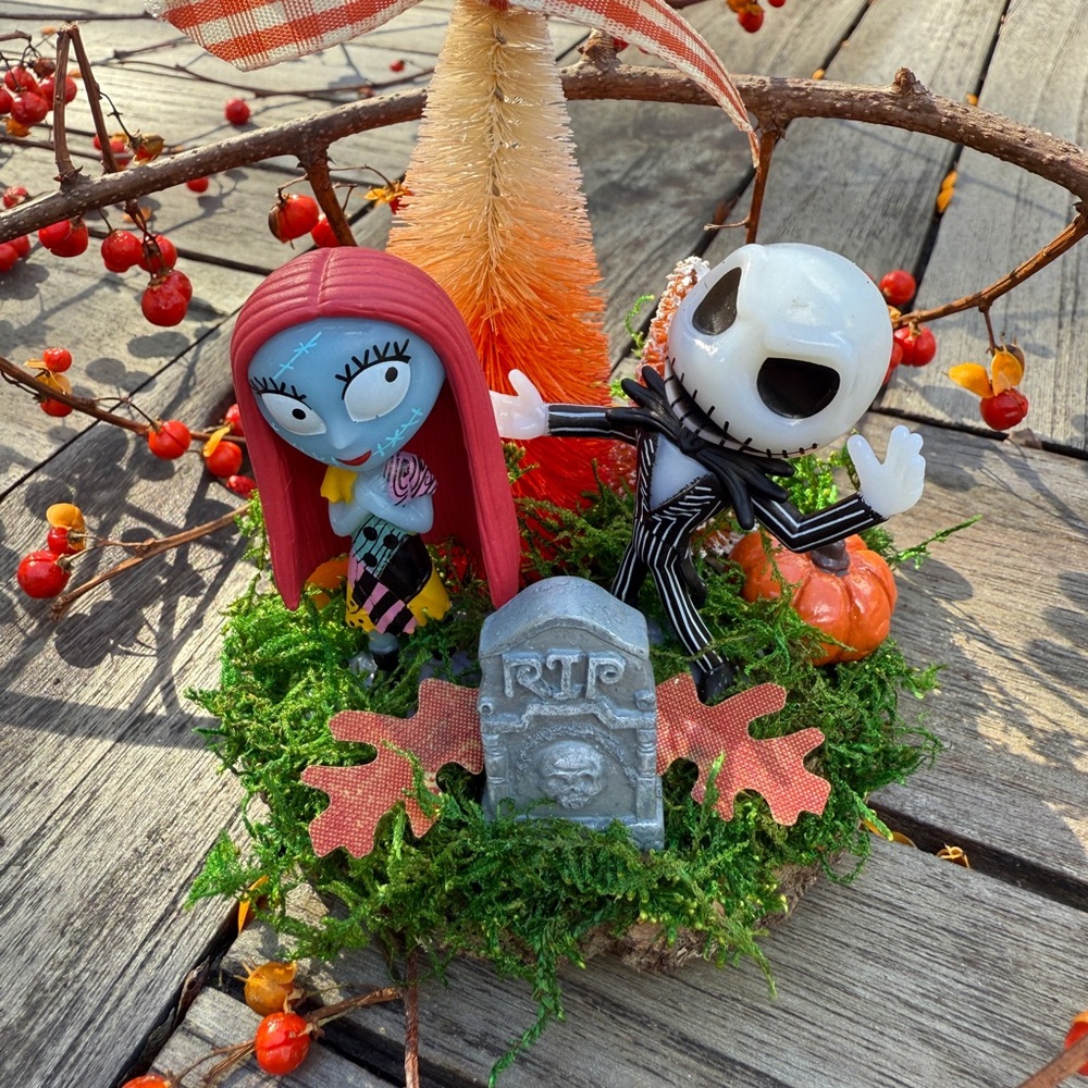 Halloween Figurine Set with characters from Nightmare before Christmas!